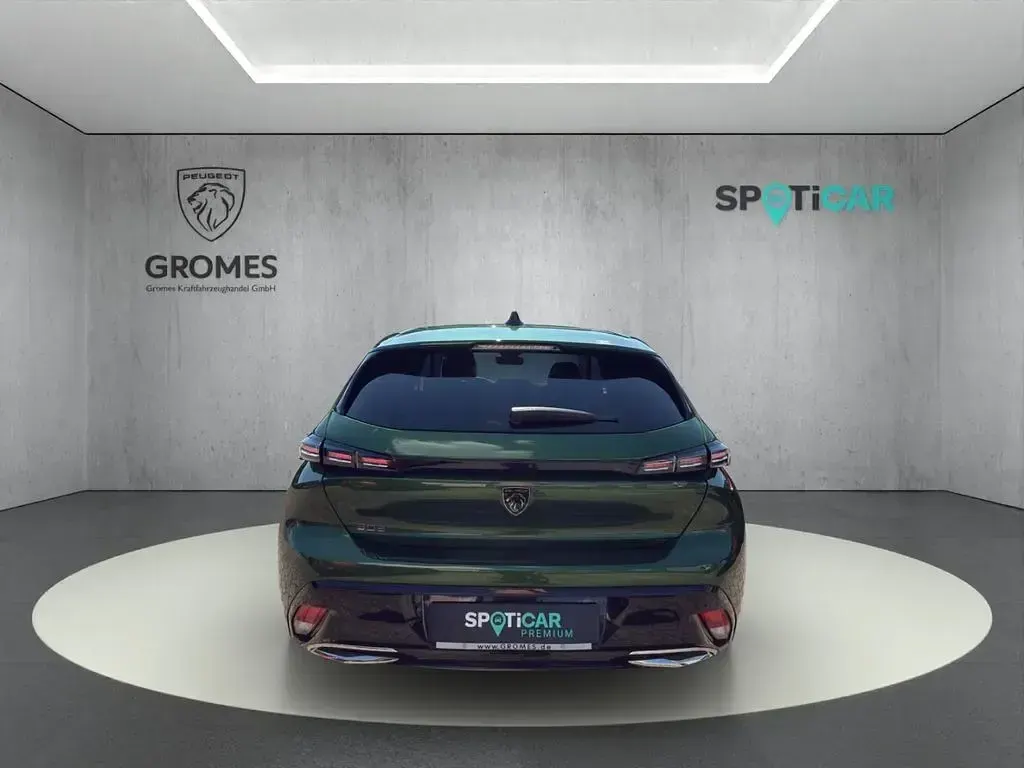 Gebraucht Peugeot 308 Allure 131 PS (96 kW) 2023 Grün Limousine