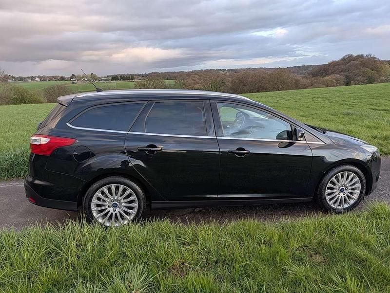 Gebraucht Ford Focus Titanium 125 PS (91 kW) 2012 Schwarz Kombi