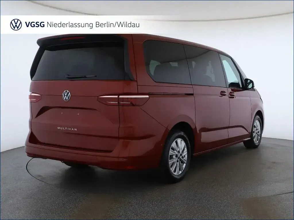 Gebraucht VW Multivan Life 150 PS (110 kW) 2025 Rot Van / Kleinbus