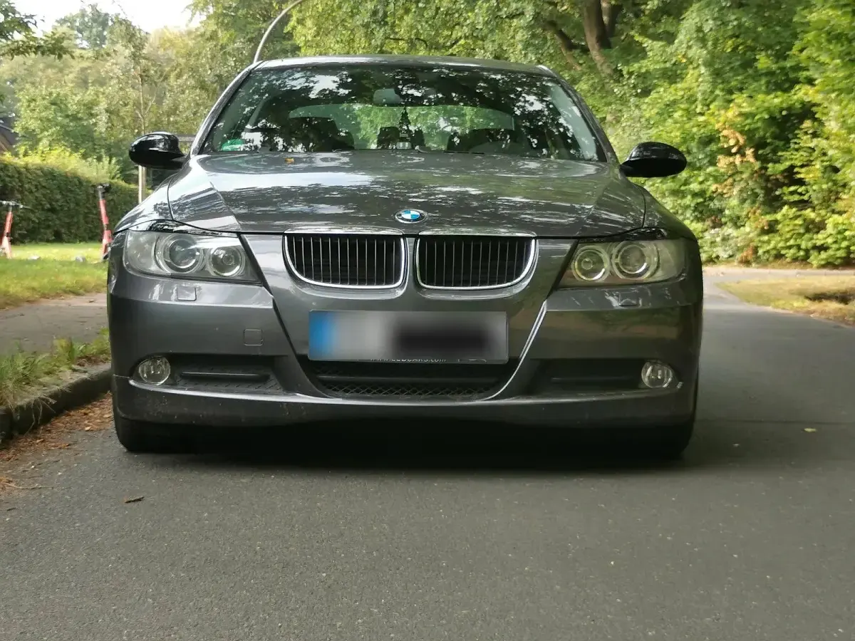 Gebraucht BMW 320 170 PS (125 kW) 2008 Grau Limousine