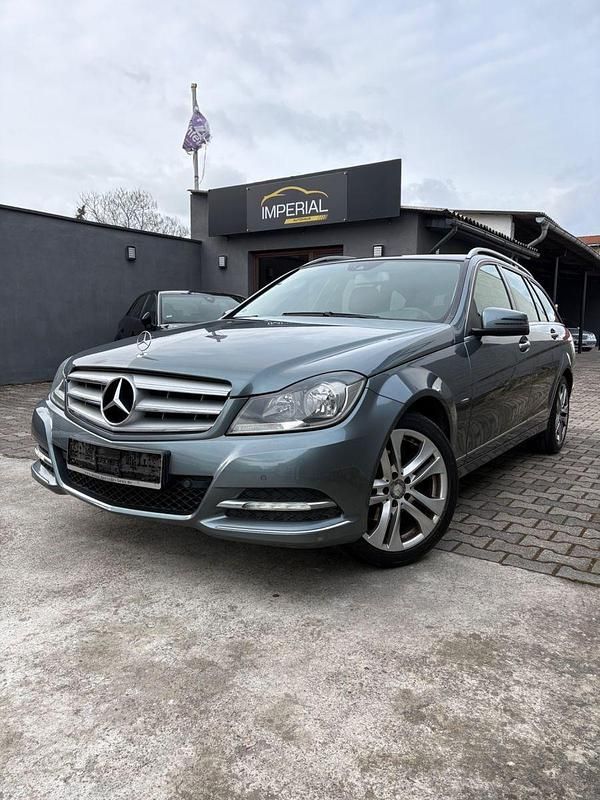 Gebraucht Mercedes C180 156 PS (114 kW) 2011 Grau Kombi