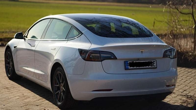 Gebraucht Tesla Model 3 Standard Range Plus 225 kW (306 PS) 2021 Weiß Limousine