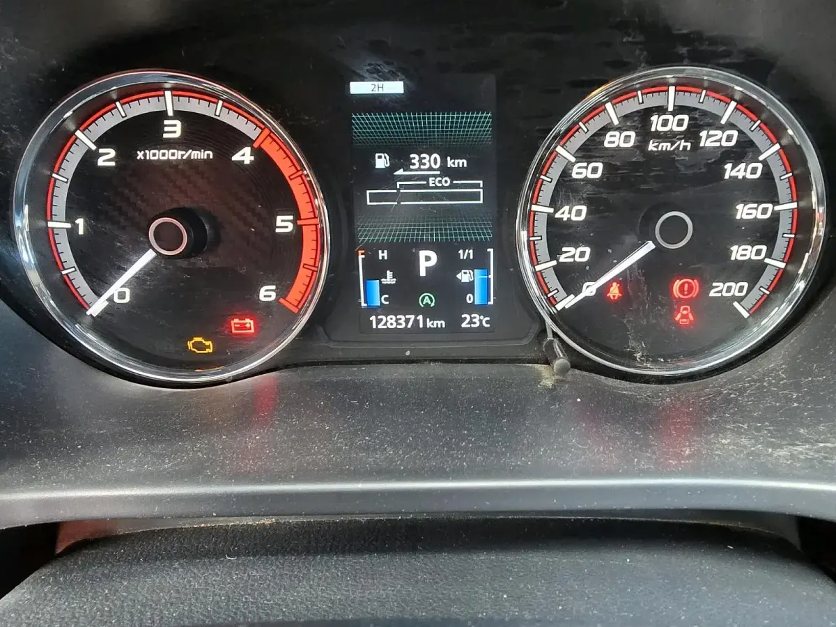 Gebraucht Mitsubishi L200 150 PS (110 kW) 2021 Grau Pickup
