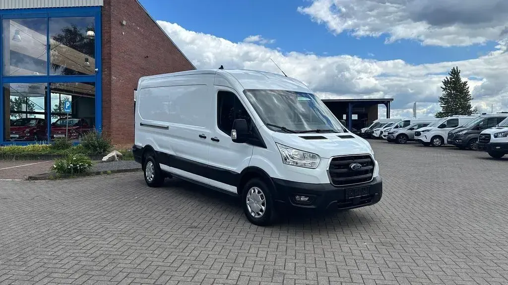Gebraucht Ford Transit Trend 131 PS (96 kW) 2022 Weiß Van / Kleinbus