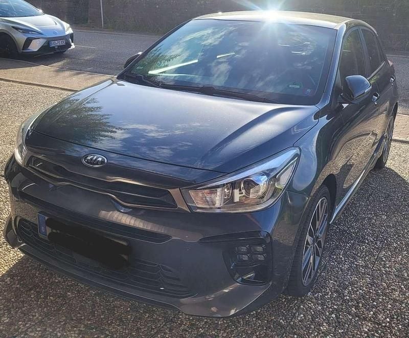 Grau Gebraucht 2018 Kia Rio GT-Line Limousine | 10.500 € (Guter Preis) - Bild 1/4