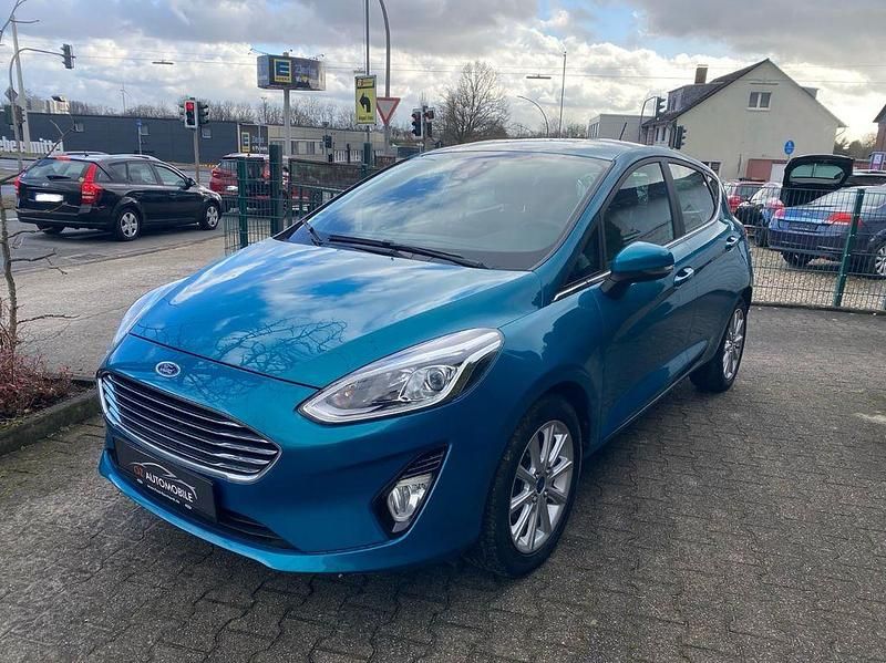 Gebraucht Ford Fiesta Titanium 101 PS (74 kW) 2018 Blau Kleinwagen