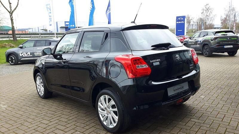 Gebraucht Suzuki Swift Comfort 83 PS (61 kW) 2021 Schwarz Kleinwagen