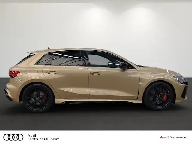 Gebraucht Audi RS3 Sportback Ambiente 400 PS (294 kW) 2025 Sandbeige, perleffekt Kleinwagen