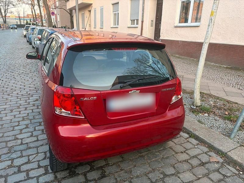 Gebraucht Chevrolet Kalos 95 PS (69 kW) 2007 Rot Limousine