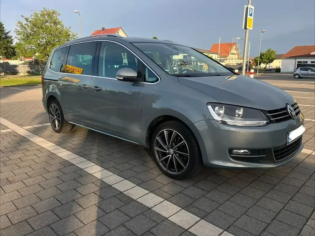 Gebraucht VW Sharan Highline 177 PS (130 kW) 2014 Grau Van / Kleinbus