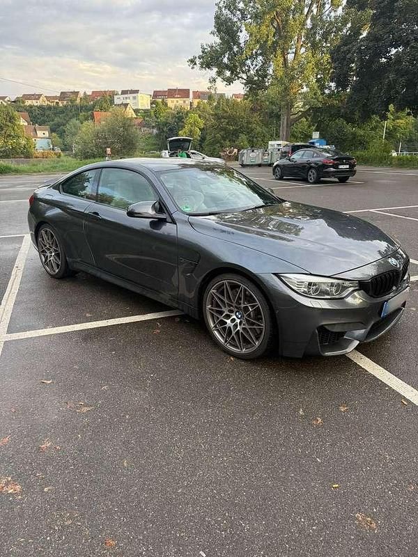 Grau Gebraucht 2016 BMW M4 Competition Edition Coupé | 44.000 € (Guter Preis) - Bild 1/4