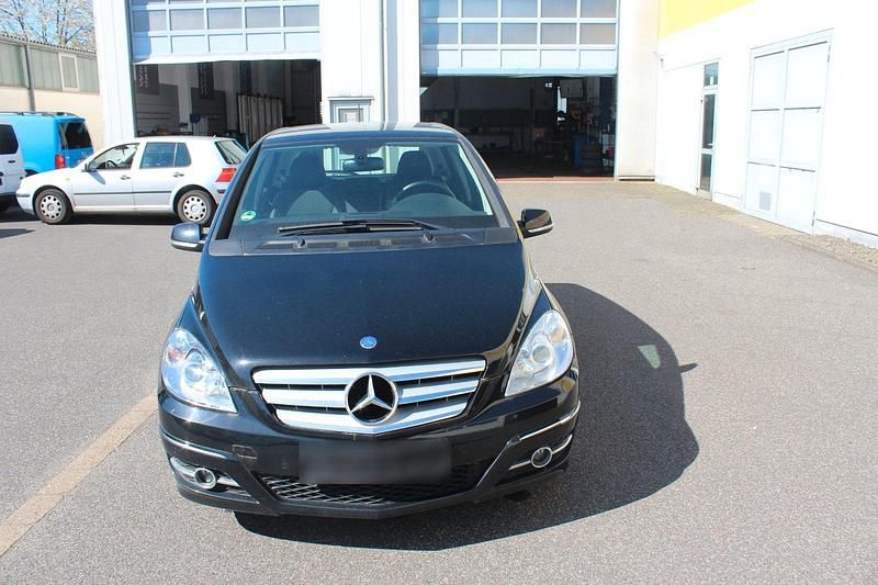 Gebraucht Mercedes B200 140 PS (102 kW) 2008 Schwarz Van / Kleinbus