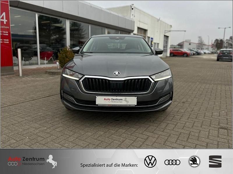 Gebraucht Skoda Octavia Style 110 PS (80 kW) 2023 Graphite grey metallic Limousine