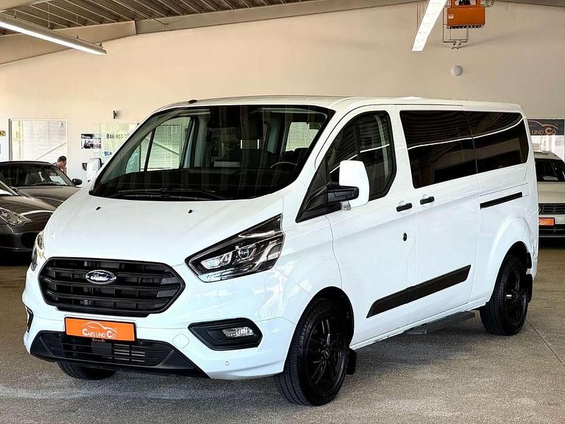 Frozen white Gebraucht 2019 Ford Transit Custom Kombi | 30.990 € (Fairer Preis) - Bild 1/4