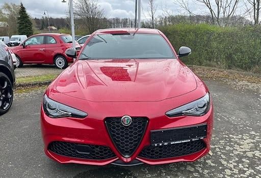 Gebraucht Alfa Romeo Giulia Estrema 210 PS (154 kW) 2023 Rot Limousine