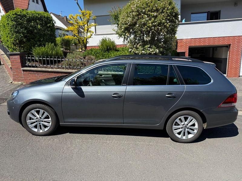 Grau Gebraucht 2011 VW Golf VI Style Kombi | 6.999 € (Etwas zu teuer) - Bild 1/4