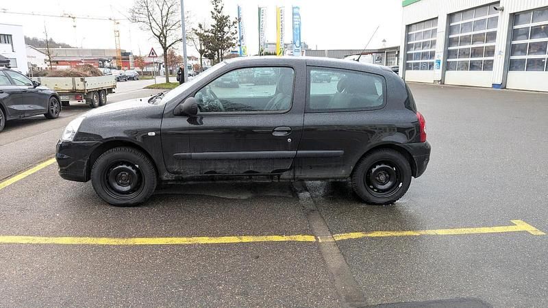 Gebraucht Renault Clio II 53 PS (38 kW) 2010 Schwarz Kleinwagen