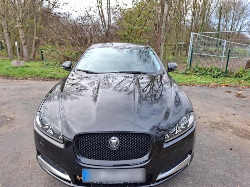 Schwarz Gebraucht 2015 Jaguar XF Limousine | 12.900 € (Teuer) - Bild 1/4