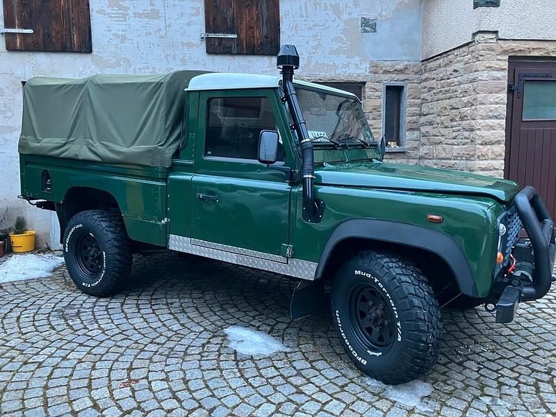 Gebraucht Land Rover Defender 122 PS (89 kW) 2002 Grün Pickup