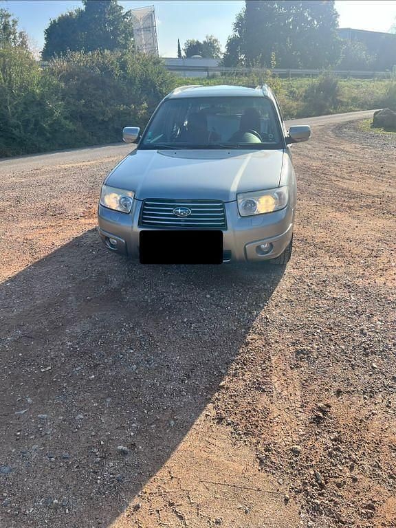 Silber Gebraucht 2006 Subaru Forester Comfort SUV | 6.300 € - Bild 1/4
