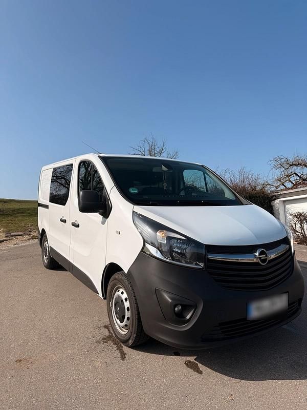 Gebraucht Opel Vivaro 120 PS (88 kW) 2017 Weiß Van / Kleinbus