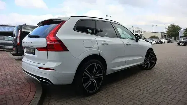 Gebraucht Volvo XC60 R-Design 235 PS (172 kW) 2019 Weiß SUV