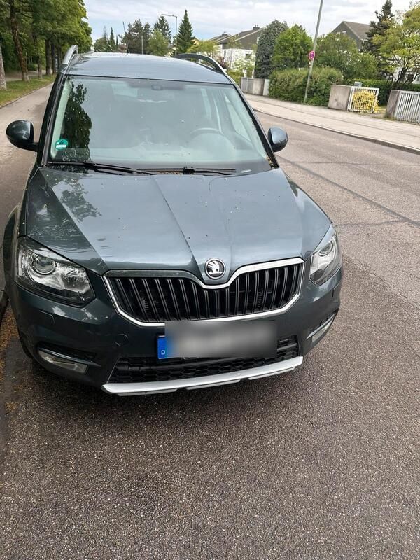 Grau Gebraucht 2015 Skoda Yeti SUV | 11.200 € (Fairer Preis) - Bild 1/4