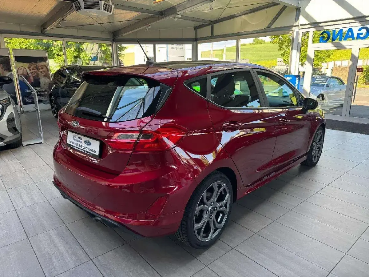 Gebraucht Ford Fiesta ST-Line 125 PS (91 kW) 2018 Rubyrot (metallic) Kleinwagen