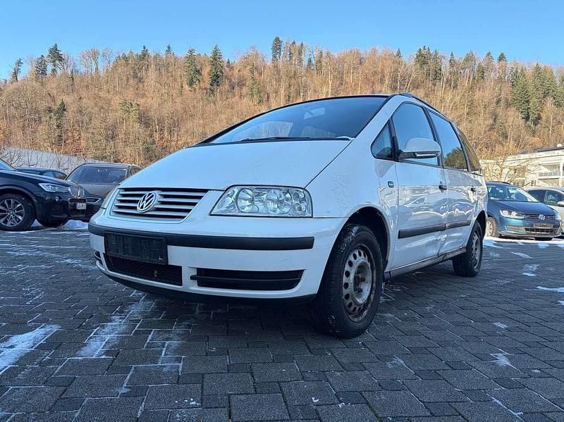 Weiß Gebraucht 2008 VW Sharan Trendline Van / Kleinbus | 1.950 € (Superpreis) - Bild 1/4