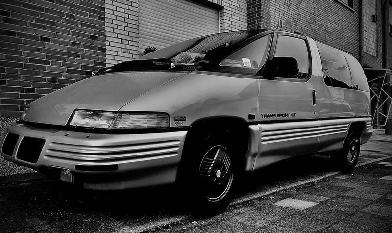 Silber Gebraucht 1993 Pontiac Trans Sport Van / Kleinbus | 1.400 € - Bild 1/4