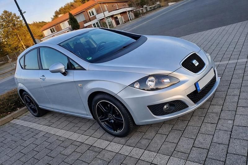 Gebraucht Seat Leon 105 PS (77 kW) 2011 Silber Kleinwagen