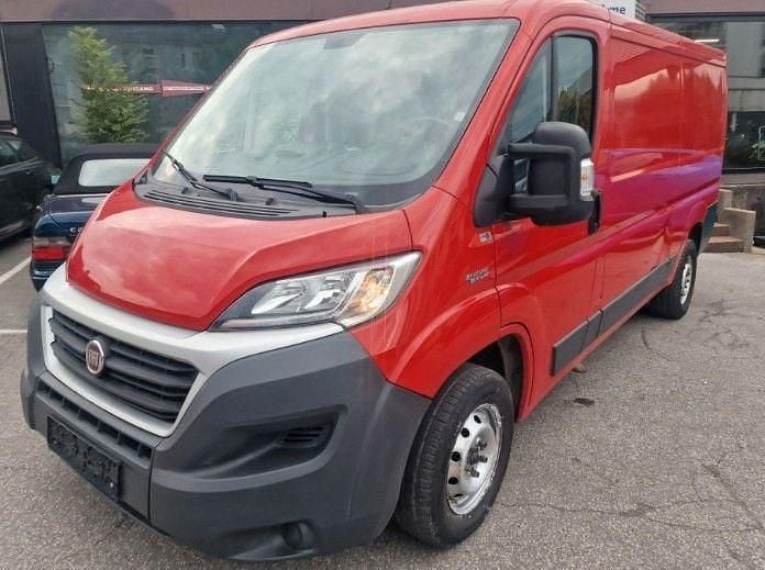 Gebraucht Fiat Ducato 136 PS (100 kW) 2016 Rot Van