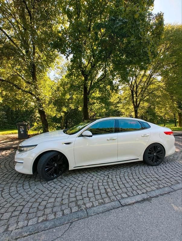 Weiß Gebraucht 2016 Kia Optima 3 Limousine | 9.750 € (Superpreis) - Bild 1/4