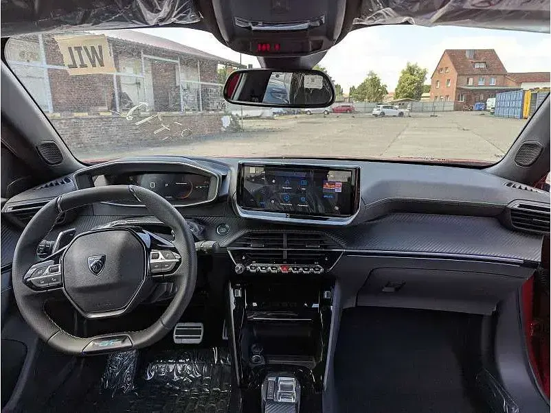 Neu Peugeot 2008 GT 145 PS (106 kW) 2025 Rot SUV