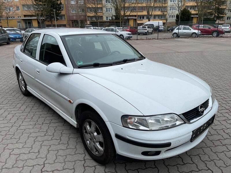 Weiß Gebraucht 2001 Opel Vectra Limousine | 650 € (Guter Preis) - Bild 1/4