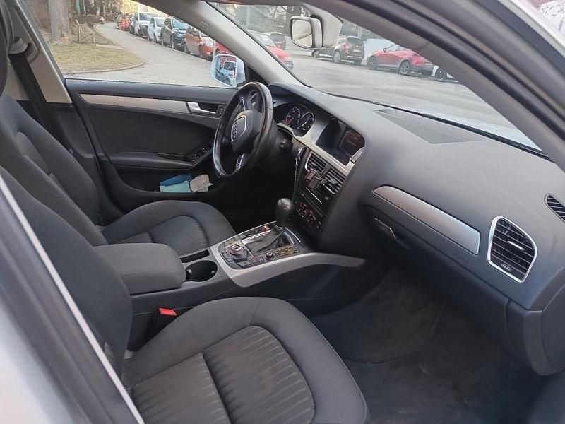 Gebraucht Audi A4 Attraction 143 PS (105 kW) 2011 Silber Limousine