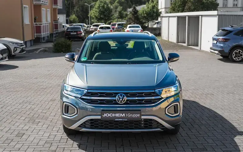 Gebraucht VW T-Roc Style 150 PS (110 kW) 2023 Grau SUV