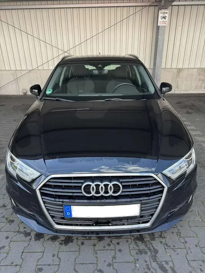 Gebraucht Audi A3 Sportback 150 PS (110 kW) 2018 Schwarz Kleinwagen
