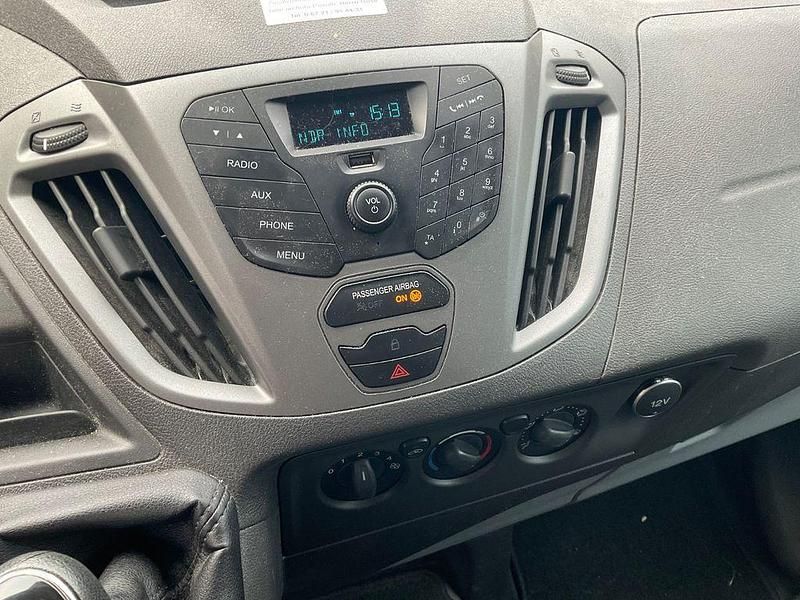 Gebraucht Ford 300 101 PS (74 kW) 2015 Rot Kombi