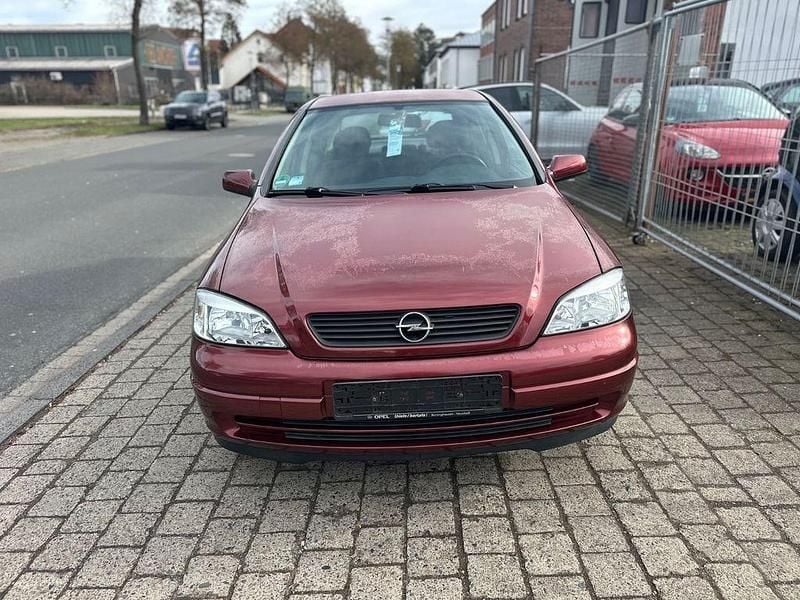 Gebraucht Opel Astra Elegance 101 PS (74 kW) 1998 Violet Limousine