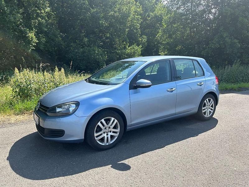 Gebraucht VW Golf VI Comfortline 122 PS (89 kW) 2009 Blau Kleinwagen