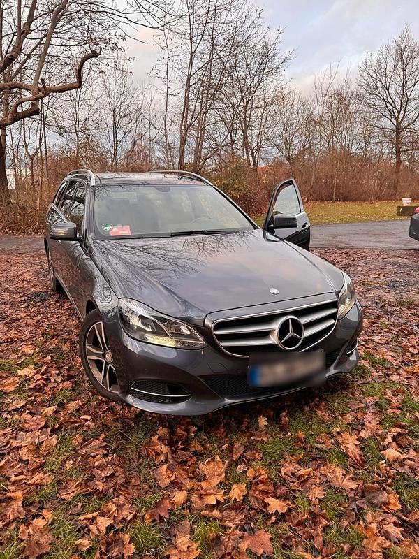 Gebraucht Mercedes E250 204 PS (150 kW) 2013 Grau Kombi