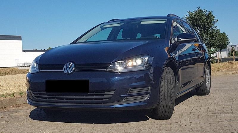 Gebraucht VW Golf VII Trendline 110 PS (80 kW) 2016 Blau Kombi