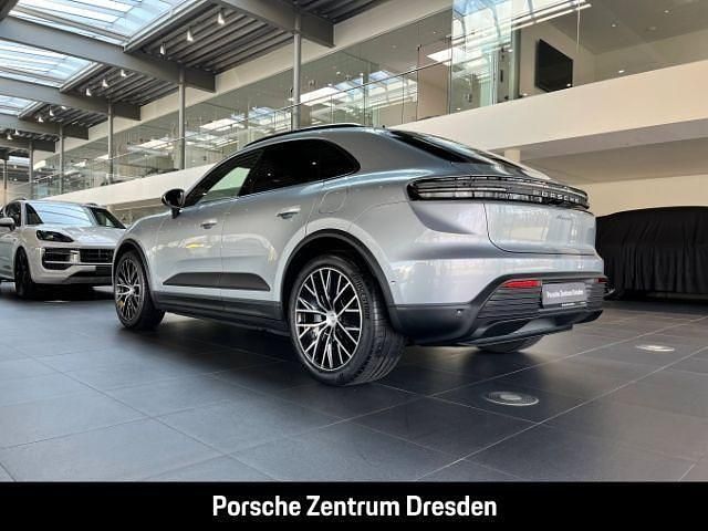 Neu Porsche Macan Chrono 300 kW (408 PS) 2026 Silber SUV