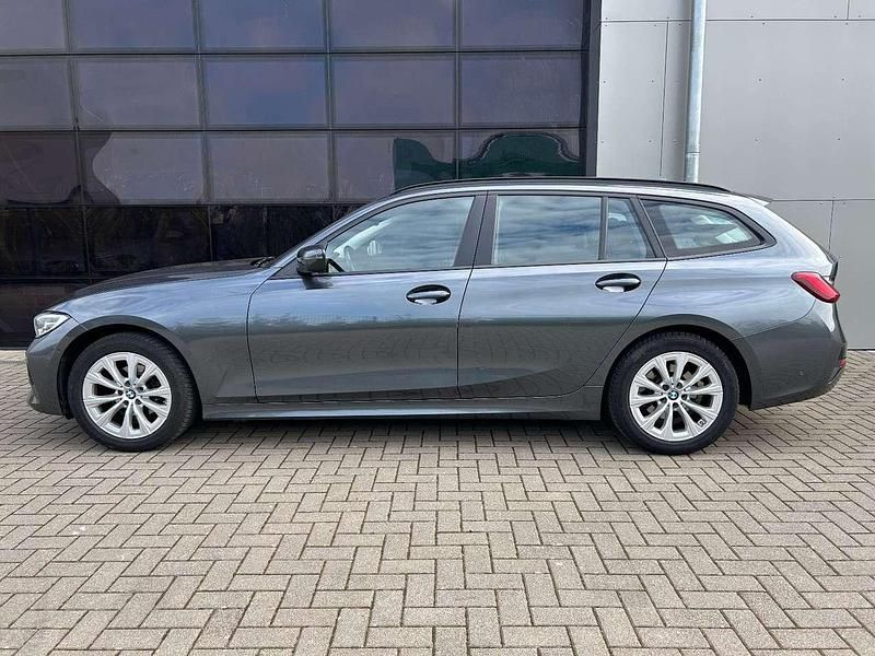 Gebraucht BMW 318 150 PS (110 kW) 2020 Mineralgrau Kombi