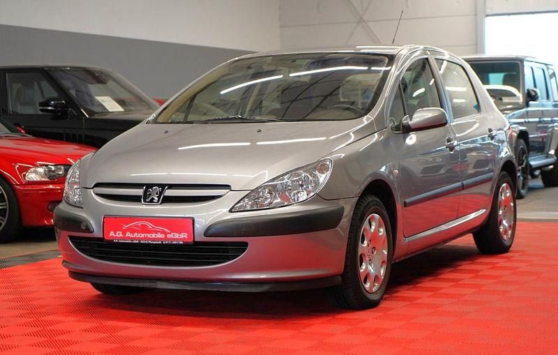 Grau Gebraucht 2004 Peugeot 307 Limousine | 4.950 € (Teuer) - Bild 1/4