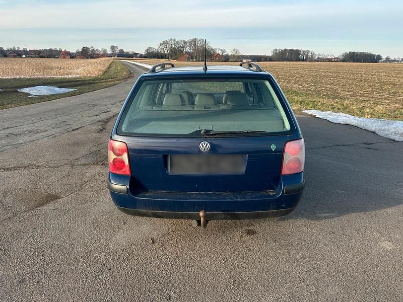 Second-hand VW Passat 101 CP (74 kW) 2004 Albastru Break
