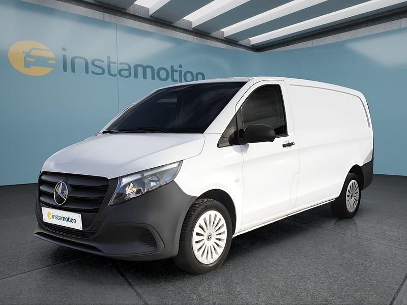 Weiß Gebraucht 2024 Mercedes Vito Van / Kleinbus | 38.099 € (Teuer) - Bild 1/4