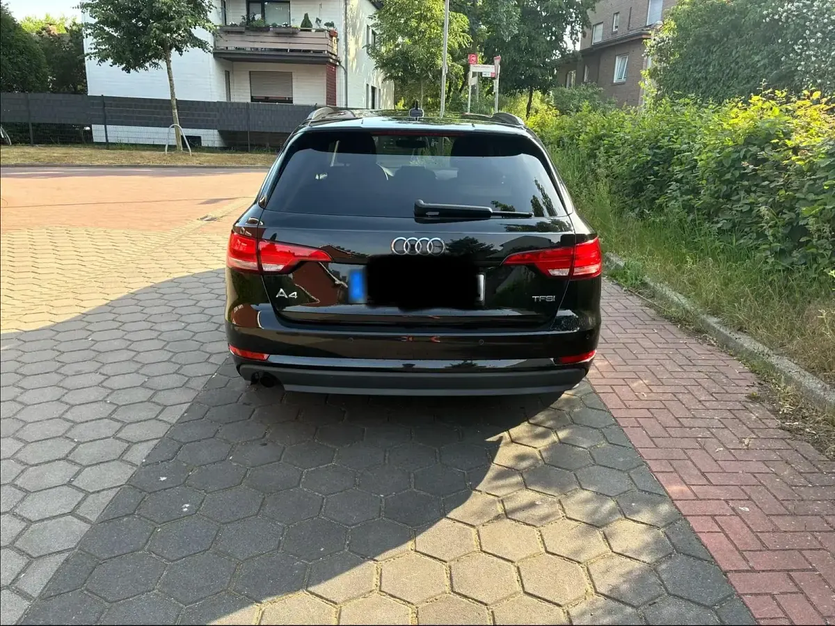 Gebraucht Audi A4 150 PS (110 kW) 2018 Schwarz Kombi