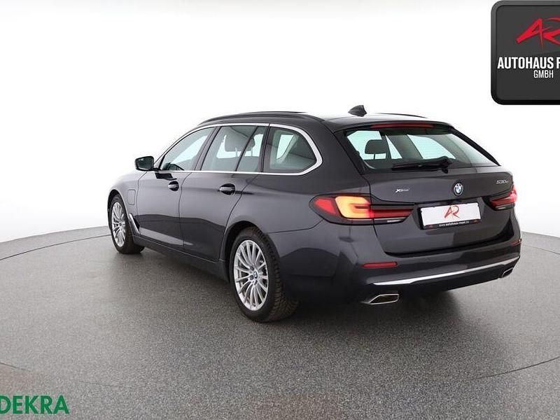 Gebraucht BMW 530e Luxury Line 292 PS (214 kW) 2021 Sophistograu Kombi